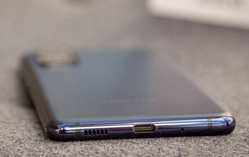 طراحی و شکل بدنه موبایل سامسونگ Galaxy S20 FE